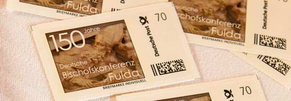 Briefmarke zu 150 Jahren Deutsche Bischofskonferenz in Fulda 