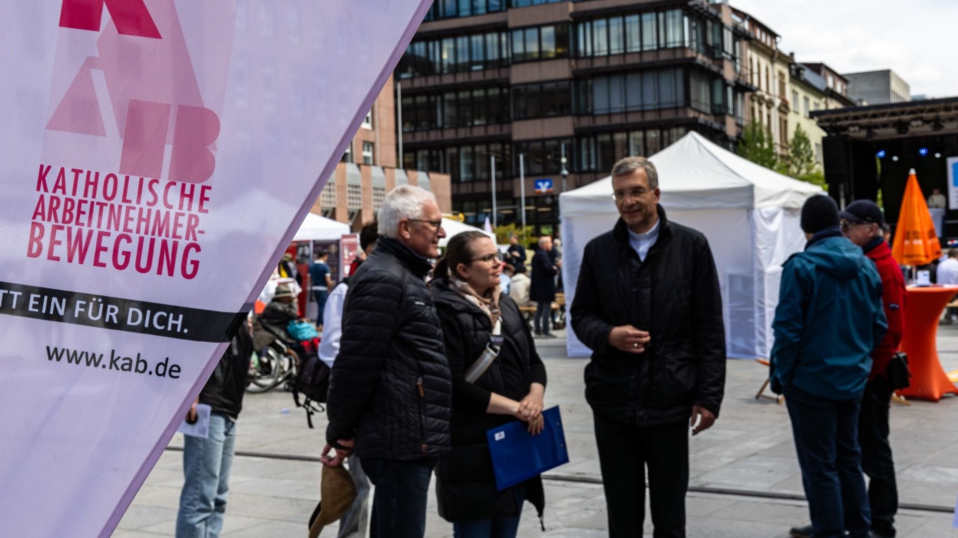 80 Jahre Kriegsende: Aktionsmeile - Podiumsdiskussion - Friedensgottesdienst im Fuldaer Dom
